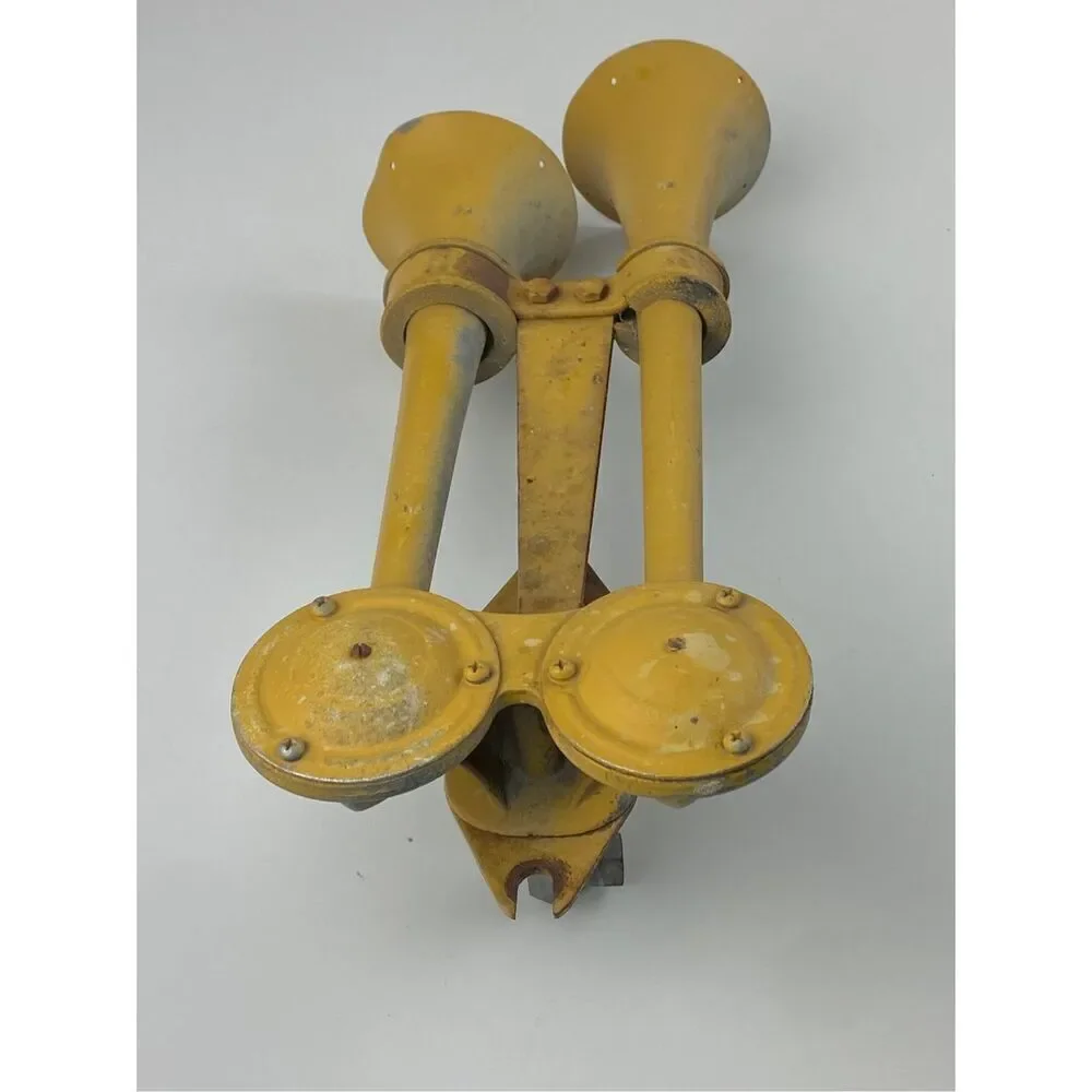 Vintage Double Trumpet Dual Air Horn - Untested - 16in L DP2134